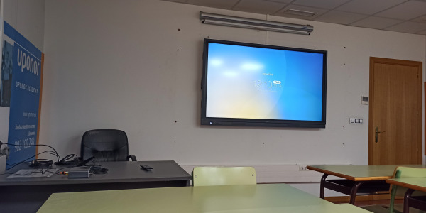 Instalación Aulas Formación Interactivas con Sistema de Videoconferencia en Agremia